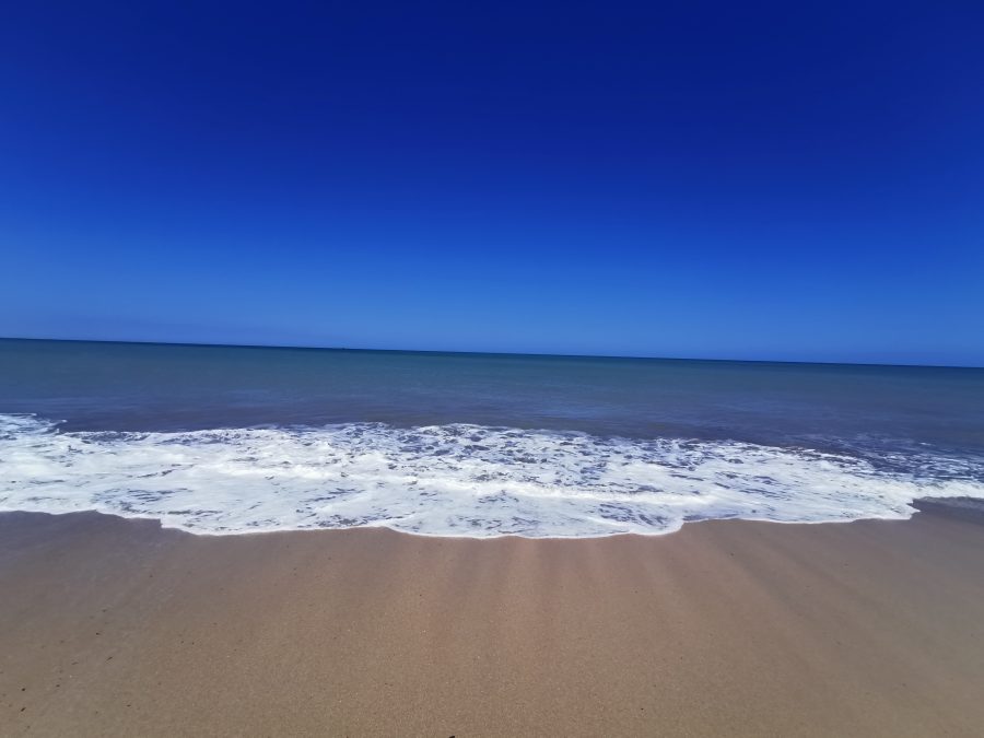 nahegelegener Sandstrand tolles Meer
